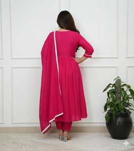 Ensemble haut et bas KF 1014 pour femme, style romain, 60x60, fait main, en coton, avec dentelle en soie romaine, dupatta, tenue ethnique traditionnelle - Product Image 4