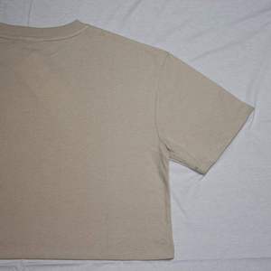 T-shirt en coton lourd de première qualité, col rond, manches courtes, coupe classique, doux, standard industriel, fabriqué au Vietnam - Product Image 2