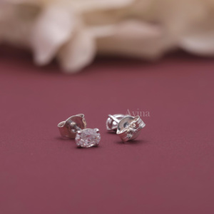 Pendientes de Diamante Ovalado Cultivado en Laboratorio con Certificación IGI en Oro Blanco/Rosa y Amarillo de 9K |   Pendientes Clásicos de Diamantes de Lujo - Product Image 3