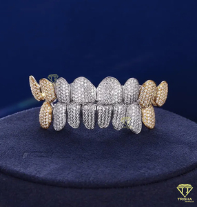 Grillz Personalizados de Plata de Ley 925 con Dientes con Incrustaciones de Moissanita VVS, Chapado en Oro Blanco y Oro Rosa, Regalo de Lujo para Él - Product Image 1