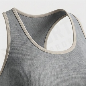 Haut court de yoga et fitness pour femme, léger, respirant, à col roulé et dos nu, à manches longues, coupe ajustée et moulante, pour la course et la gym - Product Image 4