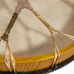 กลองทรงกลมแบบดั้งเดิมของชาวชาแมน ทำด้วยมือจากหนังสัตว์ กลองศักดิ์สิทธิ์สำหรับการทำสมาธิ โยคะ และการบำบัดด้วยพลังงาน - Product Image 4