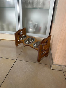 Mangeoire en bois à hauteur réglable pour petits chiens et chats de taille moyenne - Product Image 5