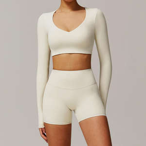 ชุดโยคะกลางแจ้งสำหรับผู้หญิงปี 2026 เสื้อแขนยาวคอวีเนื้อผ้านุ่มกระชับพร้อมกางเกงขาสั้นรัดรูปสำหรับออกกำลังกาย - Product Image 5