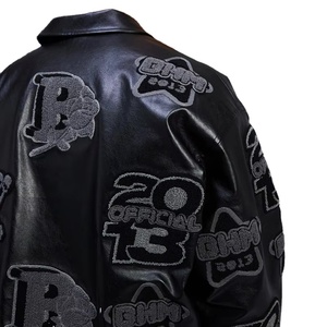 แจ็คเก็ตหนังแท้รุ่นล่าสุดจาก Regal Leather สไตล์วาร์ซิตี้ สตรีทแวร์ ปักลายเชนิลล์ แจ็คเก็ตครอปทรงเลตเตอร์แมนสำหรับผู้ชาย - Product Image 4