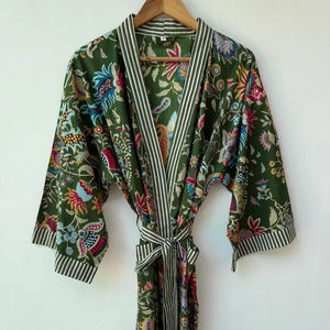 Bata Kimono de Algodón Suave con Estampado de Dibujos Animados para Mujer, Hecha a Mano, ODM, Cuello en V, Cintura Elástica, Largo Completo, Ideal para Verano - Product Image 1