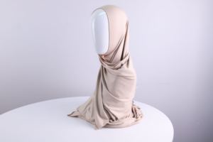 High Quality Plain Muslim Hijab for Ladies Soft Cotton Scarf Daily Wear Islamic Head <b>Wrap</b> Supplier - Product Image 4