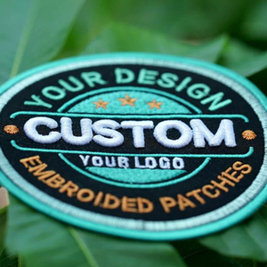 Parches de Chenilla Bordados Personalizados, Forma Personalizada, con Base Termoadhesiva o para Coser, Diseño de Logotipo Decorativo 3D para Gorras y Ropa, PU - Product Image 1