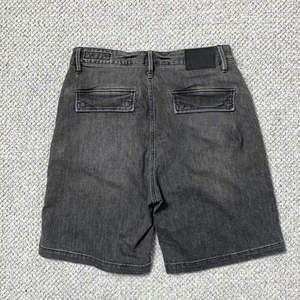 Shorts en jean décontractés pour hommes, coupe ample, bleu foncé, style baggy, vente en gros, shorts cargo en denim délavé bleu clair pour hommes - Product Image 2