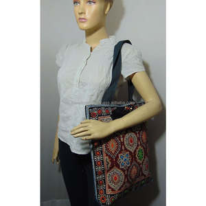 Sac de plage durable et écologique, grand format, imprimé multicolore, doublure en coton léger, compartiment zippé, grande capacité - Product Image 3