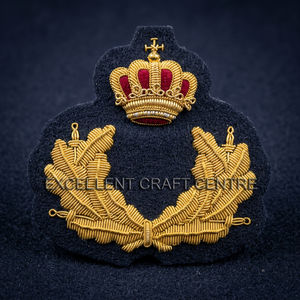 Écusson brodé personnalisé danois avec couronne et guirlande de lauriers, à coudre sur tissu pour uniforme ou vêtement - Product Image 5