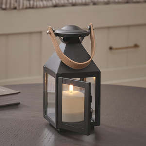 Wholesale <b>Mini</b> Black Metal Candle Holder <b>Lanterns</b> with Leather Handle for Weddings Tabletop Decoration - Product Image 2