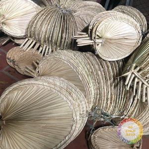 Abanico de mano de bambú y rafia de colores, artesanía tradicional de verano, tejido de hoja de palma, paja y ratán, forma redonda/de corazón - CARYLN - Product Image 1