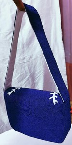 Sac à bandoulière rectangulaire bleu avec motif de chien brodé, artisanat en polyester fait main, 6,5x9,5 pouces - Product Image 6