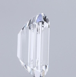Diamant de laboratoire CVD taille émeraude 2,53 carats E VS1, certifié IGI, excellente qualité de polissage, symmétrie, incolore, pierre libre pour bijoux - Product Image 4