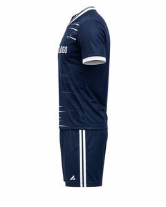 Ensemble d'uniformes de football personnalisés avec maillot d'équipe respirant, short assorti et noms de joueurs personnalisés pour une utilisation professionnelle en club - Product Image 5