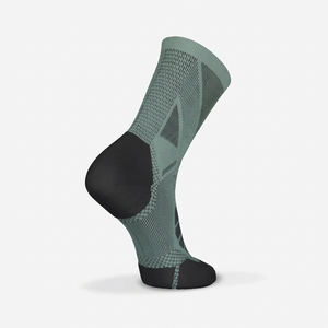Wholesale Autumn Knitted Breathable Polyester Custom Logo <b>Running</b> Basketball <b>Socks</b> Athletic Sports Crew <b>Socks</b> - Product Image 2