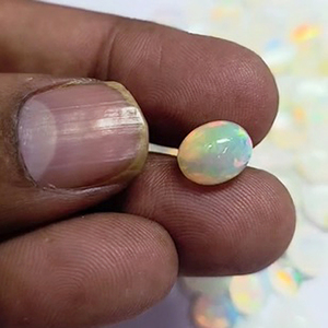 115 Pièces d'Opale Éthiopienne Blanche Naturelle, Cabochons Ovales 8x6 9x7 10x8mm, 145 Carats, Qualité IROC, Pierres Précieuses en Vrac pour Bijoux, Effet de Couleur - Product Image 2