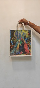 กระเป๋าผ้าแคนวาสขนาดเล็กแบบปรับแต่งได้ เป็นมิตรกับสิ่งแวดล้อม พร้อมลวดลายอินเดียดั้งเดิมที่วาดด้วยมืออย่างสวยงาม  กระเป๋าแบบปรับแต่งได้ที่เป็นมิตรกับสิ่งแวดล้อม - Product Image 6