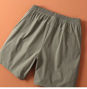 Shorts Bermuda pour homme à séchage rapide avec poches zippées, taille élastique, couleur unie, vêtements décontractés pour l'extérieur, gris - Product Image 2
