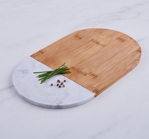 Planche à découper ovale élégante en bambou et marbre, motif bicolore en bois naturel - Product Image 4