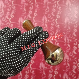 Varitas Kansa de doble cara para masaje facial y corporal con mango de madera de Acacia, Mango, Madera de Rosa y muchas otras especies de madera. - Product Image 4