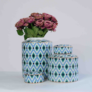 Jarre décorative de luxe Chelsea House Blue White Song Leaf Ginger Jar - Product Image 1