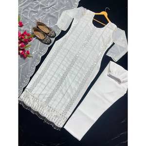 Conjunto de Fiesta de Diseñador: Top Largo, Pantalón y Dupatta en Estilo Elegante, Hecho de Tela de Chifón - Product Image 4