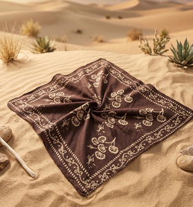 Bandana carrée faite à la main en coton imprimé indien, foulard bohème, accessoires pour cheveux de festival, cadeau pour elle, été, plage, durable - Product Image 2