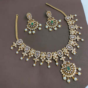 JeweleMarket 10575671DPG Magnifique ensemble de bijoux pour filles avec pierres de cristal et collier de perles en zircon autrichien, motif de créateur - Product Image 2