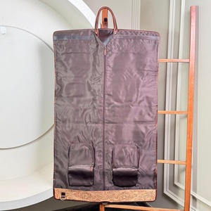 Bolsa de ropa de cuero hecha a mano de alta calidad con diseño de herramientas Funda de traje de viaje plegable con cremallera y bolsillos para hombres y mujeres - Product Image 4