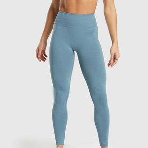 Leggings de yoga premium de alta elasticidad, transpirables, sin costuras, de cintura alta, con control de abdomen, para entrenamiento y ejercicio. - Product Image 1