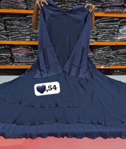 Abayas élégantes et modestes brodées à la main pour femmes - Product Image 1