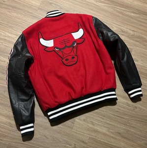 เสื้อแจ็คเก็ตฟุตบอลชิคาโกแบบ Letterman ทำมือ เสื้อแจ็คเก็ตเบสบอลหนังแท้สไตล์ Varsity - Product Image 2