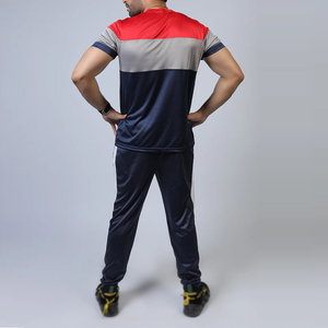 Ensemble de survêtements d'été pour hommes avec logo de marque personnalisé imprimé, prix de gros à faible MOQ, nouvelle mode, survêtement pour hommes pour activités de plein air - Product Image 2