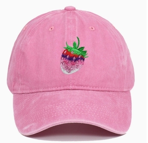 Gorra de baloncesto con estampado de fresa, visera curva, de algodón lavado y bordada - Product Image 1