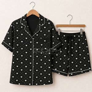 Conjunto de Pijama con Estampado de Corazones Blancos y Negros para Mujer, Ropa Griega de la Hermandad Delta Sigma, con Logotipo Personalizado de Cosh International, Manga Corta - Product Image 3