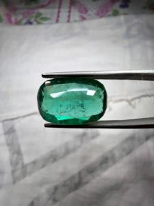 Tourmaline naturelle, pierre précieuse en vrac, coupe coussin verte pour la fabrication de bijoux - Product Image 1