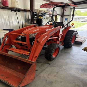 Tracteur Kubota L3400 avec moteur diesel, boîte de vitesses automatique, direction assistée - Tracteur agricole robuste au meilleur prix - Product Image 4