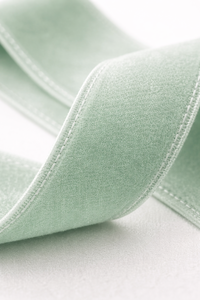 Cinta de Terciopelo de una Cara de 31 mm de Neelkamal Industries, 100% Poliéster, Resistente al Encogimiento, Decorativa para Envolver Regalos y Adornos de Ropa - Product Image 2