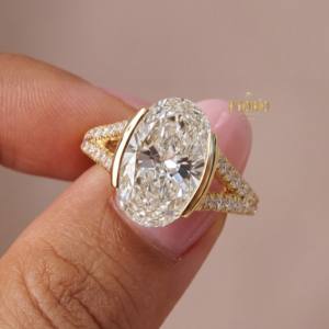 Anillo de Compromiso con Diamante Ovalado Cultivado en Laboratorio, Talla Personalizada, Banda de Dos Piezas, Oro 14K, Joyería Moderna para Novia, Boda y Aniversario - Product Image 1