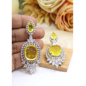 Adorables Pendientes de Botón de Latón Plateado con Circonitas de Primera Calidad, Modernos y Elegantes para Mujer, Ideales para Fiestas y Eventos Nocturnos, Colección de Moda - Product Image 2