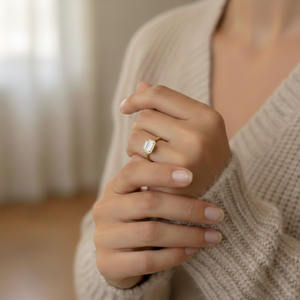 Anillo de Oro de 14K/10K con Diamante de Laboratorio de 2.40Ct, Corte Esmeralda, Estilo Ligero y Único, para Mujer, Regalo de Aniversario, Compromiso o Boda - Product Image 6