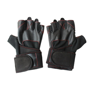 Gants de musculation demi-doigts en cuir noir de qualité supérieure avec protection des paumes et enveloppement de poignet pour l'exercice et l'haltérophilie - Product Image 4