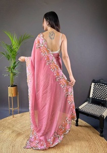 Sari de fête Fatema de haute qualité en soie douce et brillante multicolore, avec travail de perles, chemisier ethnique, vêtement pour femmes - Product Image 4