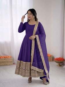 Vestido Anarkali de seda romana con diseño de secuencia de códigos, ideal para fiestas, con falda y dupatta con bordados elaborados, conjunto listo para usar. - Product Image 4