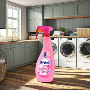 Spray de fécule de blé parfumée pour repassage, hygiénique, à la fleur rose, 550 ml, pour un toucher plus doux et une odeur plus agréable, disponible en plusieurs formats. - Product Image 1