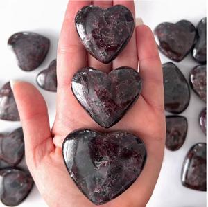 Cristal de Granate Rojo Natural Chakralume, Corazón Grabado, Piedra Curativa Pulida para Reiki, Meditación, Decoración Energética, Venta al Por Mayor - Product Image 2