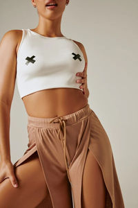 Ensemble de performance de pole dance pour femmes modernes : haut à col montant, taille haute, léger, tendance estivale, extensible et respirant - Product Image 4