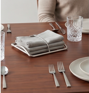 Porte-mouchoirs en métal artisanal moderne en acier au design élégant, parfait pour une utilisation élégante à la table et en vaisselle. - Product Image 3